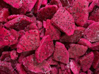 Drakenvrucht Schijfjes IQF Vacuümverpakt Diepvriesopslag Rode Kleur Zwarte Zaden 20kg Darlac Farms Vietnam 24 Maanden Houdbaarheid