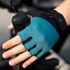 Guantes de ciclismo acolchados suaves con tela transpirable que proporcionan un ajuste cómodo a la mano, absorción de impactos y agarre seguro - Product Image 6