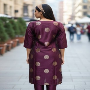 VASTRA COTTAGE Kurta Jacquard de crepé con pantalón y dupatta jacquard morado, conjunto étnico cosido para mujer - Product Image 4