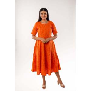 Naranja puro Ikkat algodón acampanado vestido de una pieza - Product Image 4