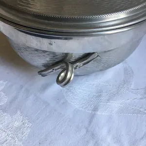 Olla de Acero Inoxidable Moderna y Clásica, Duradera, con Revestimiento Antiadherente |   Para servir comida caliente en casa y en restaurantes - Product Image 4