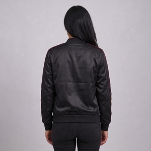Veste en satin de qualité supérieure avec tissu doux et lisse, design élégant, coutures de qualité, coupe confortable, vêtement décontracté, veste en satin - Product Image 5