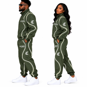 Conjunto Deportivo Unisex Verde Oscuro, Chaqueta con Cierre Completo, Ligero, de Poliéster, Diseño Deportivo con Ribete Blanco y Logotipo, Conjunto de Dos Piezas - Product Image 4
