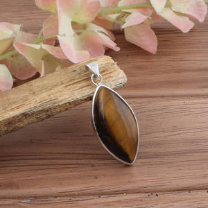 Collar de Piedra Preciosa de Ojo de Tigre Natural con Engaste de Bisel Chapado en Platino y Plata de Ley 925, Corte Marquesa, Destello Azul, Estilo Vintage Hecho a Mano - Product Image 1