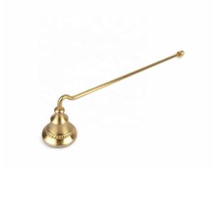 Vente chaude en laiton poli bougie éteignoir avec poignée en résine accessoires de bougie en métal bougie éteignoir finition polie décor à la maison - Product Image 4