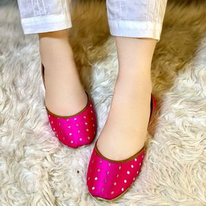 Nuevas Khussas de Moda en Oferta, Venta al Por Mayor OEM, Khussas Planas para Mujer con Forro de Cuero, Cómodas, Ligeras, Elegantes y Rosadas para Boda - Product Image 1