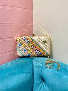 Pochette perlée à motif géométrique avec chaîne dorée, sac de soirée bohème pour femme, sac à main de fête - Product Image 1