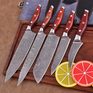 Ensemble de couteaux de chef en acier Damas Nordic Forge, cinq pièces, manches en bois Pakka, lames aiguisées ambidextres, ensemble de couteaux de cuisine faits à la main - Product Image 1