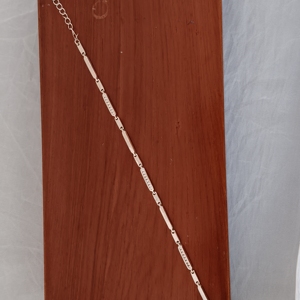 Brazalete de Plata de Ley 925 con Barra de Diamantes, Joyería Geométrica Minimalista para Mujer, Acabado Pulido, para Uso Diario y Fiestas - Product Image 1