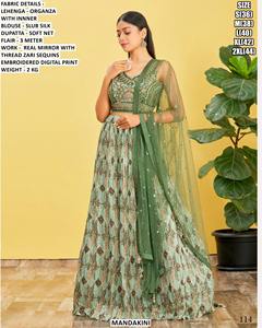 Lehenga Choli Tradicional de Seda Slub con Espejos, Largo hasta el Suelo, para Bodas y Fiestas, de Secado Rápido y Protección Solar, Marca Meherbaan - Product Image 4