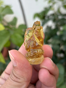 Estatua de Ganesha Tallada a Mano en Citrino Natural |   Mini Ídolo de Ganesha de Cristal |   Decoración de Altar para Divinitades Hindúes |   Regalo Espiritual al por Mayor - Product Image 4