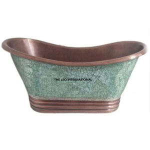 Bañera Antigua Única de Cobre con Diseños Hechos a Mano y Acabados de Primera Calidad para Baños Clásicos y Elegantes - Product Image 5