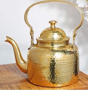 Théière classique en laiton et acier inoxydable, gravée avec soin, écologique, couleur personnalisée, fabriquée à la main en Inde - Product Image 5