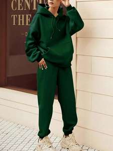 Ensemble de survêtement décontracté deux pièces pour femme, en tissu écologique uni, avec sweat-shirt et pantalon assortis - Product Image 6