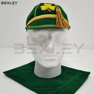 Gorra de Honor de Terciopelo Verde Bordada con Trébol y Trenza Dorada, Premio para Ganadores de Clubes Deportivos Escolares Tradicionales - Product Image 3