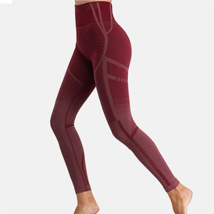 Ensemble de yoga pour femme tendance 2026, nouvelle collection, écologique, léger, taille élastique, couleur unie, respirant, logo personnalisé sur le devant, 2 pièces - Product Image 2