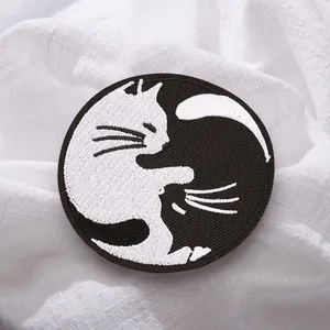 Patch brodé écologique Love Earth à thermocoller en tissu toile, motif alphabet, cadeau - Product Image 4
