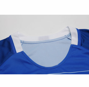 เสื้อยืดเทนนิสสีขาวและสีน้ำเงินส่งด่วนแบบกำหนดเอง ขายส่งชุดกีฬาผู้ชายคุณภาพสูง ชุดฟุตบอล - Product Image 3
