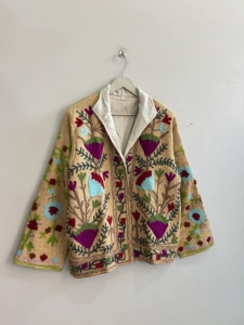 Chaqueta étnica india cómoda y bordada con diseño Suzani, abrigo de boda para mujer - Product Image 3