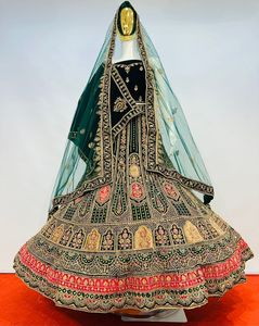 Lehenga กำมะหยี่หนักเต็มรูปแบบคอลเลกชันเจ้าสาวที่กำลังมาแรงพร้อมกระจก, จาร์กัน, dupatta หนักและ Flair 6ดีไซน์, 5สีเรียกร้อง! - Product Image 4