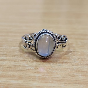 แหวนแฟชั่นมูนสโตน น้ำหนัก 2.3 กรัม - Product Image 1