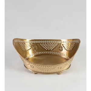 Bandeja de servir bellamente diseñada que agrega elegancia y encanto instantáneos a cualquier experiencia gastronómica con su presencia refinada. - Product Image 4