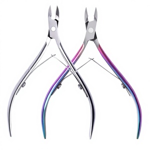 2 Pcs Pince à ongles en acier inoxydable multicolore Forme différente Concept pour les soins de beauté Utilisation durable pour les doigts - Product Image 1