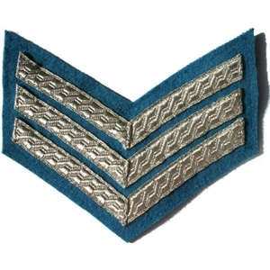 El chevron de 3 barras (tres franjas en forma de V) es el insignia más común del rango de Sergeant. - Product Image 4