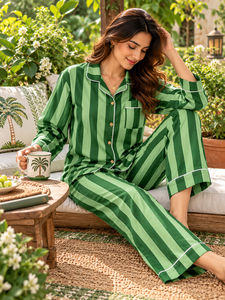 Conjunto de Pijama a Rayas para Mujer |   Conjunto de Pijama de Algodón de Ajuste Cómodo |   Camisa con botones y pantalones a juego para ropa de noche - Product Image 1