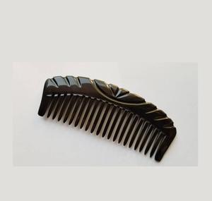Peigne en corne naturelle pour démêler les cheveux, soin quotidien et outil de massage doux du cuir chevelu - Product Image 1
