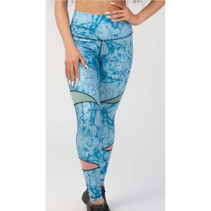 Leggings de yoga sans couture pour femmes, personnalisés par sublimation, de haute qualité, taille haute, élastiques, unis, séchage rapide, effet compression - Product Image 6