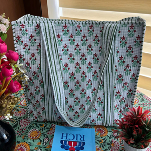Bolsa de Mano Grande para Mujer, con Estampado Floral, Ecológica y Elegante, Azul, Acolchada, con Cierre Abierto, para Compras Diarias y Viajes, Hecha de Algodón Indio - Product Image 1