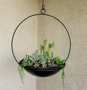 Maceta Colgante de Metal con Cadena, Decoración Interior y Exterior, Maceta para Balcón, Techo, Hogar, Soporte para Plantas, Acabado Negro - Product Image 1