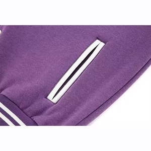 เสื้อแจ็คเก็ตวาร์ซิตี้สีม่วงขาวสำหรับผู้ชาย ทรงปกติ ปกคอพับ ติดกระดุม เหมาะสำหรับใส่ในฤดูใบไม้ร่วง ผลิตจากวัสดุโพลีเอสเตอร์ผสมผ้าฝ้าย - Product Image 6