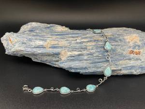 Pulsera de Larimar en Plata de Ley 925, Hecha a Mano con Piedras Preciosas, Cierre de Langosta, Elegante Regalo de Joyería para Mujer - Product Image 4