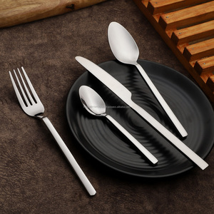 Juego de Cubiertos de Acero Inoxidable Kevin con Recubrimiento PVD en Oro Rosa, Grado 202/304, Cuchara, Tenedor y Cuchillo Brillantes, Cuchara para Bebé - Hecho en India - Product Image 4