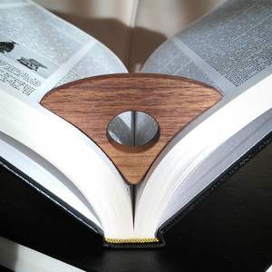 Stylish Finish <b>Wooden</b> Thumb <b>Book</b> Holder For Modern <b>Book</b> Accessories Offering Clean And Elegant Look - Product Image 2