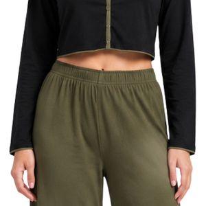 Conjunto de Salón para Mujer Negro y Verde Oliva del Fabricante: Cárdigan Corto de Manga Larga y Pantalones de Pijama de Pierna Ancha, Ropa de Dormir de Punto Suave, Prendas OEM - Product Image 4