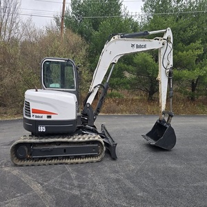 Bobcat E85 compacto en venta, en excelentes condiciones, excavadora versátil ideal para paisajismo, construcción y trabajos profesionales. - Product Image 1