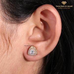 Pendientes de Diamante Cultivado en Laboratorio CVD de 2 Quilates, Corte Triangular Brillante con Diseño de Halo para Ella, Color E, Claridad VS1, Oro Sólido de 14K, Certificado IGI - Product Image 4