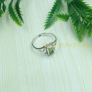 Anillo de plata de ley 925 con piedra preciosa de peridoto verde, anillo hecho a mano, anillo minimalista, anillos de diseño de plata para mujer - Product Image 2