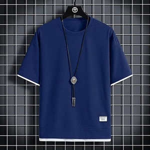 เสื้อยืดแขนสั้นผู้ชายสีดำทรงปกติ ผ้าถัก คอกลม พิมพ์ลายโลโก้ด้านหน้า สไตล์สปอร์ต ลำลอง ระบายอากาศได้ดี ผลิตจากโพลีเอสเตอร์ - Product Image 2