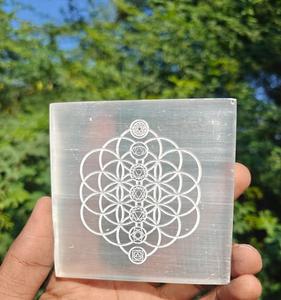 Plaques carrées en sélénite naturelle Soha, sculptées avec des motifs d'amour et d'animaux, pour l'énergie et le Reiki – Offre spéciale - Product Image 2