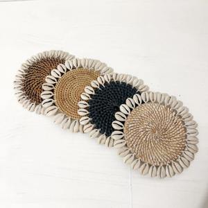 Hermoso Posavasos de Ratán con Detalles de Conchas Marinas, Ideal para Comedor, Ocasiones Especiales y Recepción de Invitados, de la India - Product Image 4