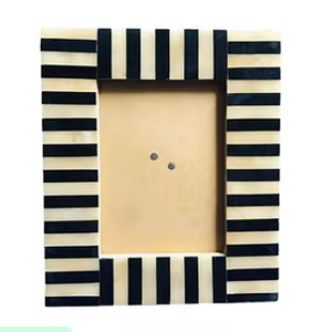 Cadre photo de luxe artisanal à rayures horizontales noires et blanches avec incrustation d'os, motif zèbre élégant, cadre décoratif pour photos - Product Image 3