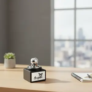 Prensa Papel Premium para Escritorio Ejecutivo, Elegante Accesorio Metálico para Escritorio y Tomador de Decisiones, Regalo para Profesionales - Product Image 2