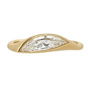 Anillo de Diamantes con Corte Marquesa de Oro de 14k para Mujer, Estilo Clásico - Product Image 1