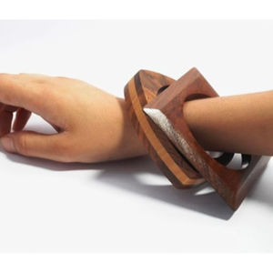 Bracelets en bois classiques intemporels faits à la main en finition naturelle taille standard pour les femmes mode ethnique et utilisation de cadeaux - Product Image 6