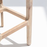Tabouret de bar en bois Vandana Falcon Lunaris avec assise confortable pour cuisines et bars modernes