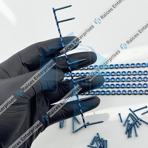 Juego de 66 Placas y Tornillos de Titanio de Alta Calidad de 2.4mm, Cortables y con Bloqueo, para Cirugía Ortopédica Veterinaria en Perros y Gatos - Product Image 5